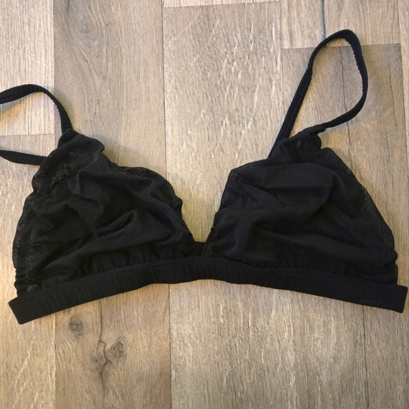 SKIMS Mesh Triangle Bralette - Picture 10 of 12